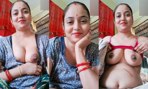 Beautiful Sexy Indian Married Bhabi Showing