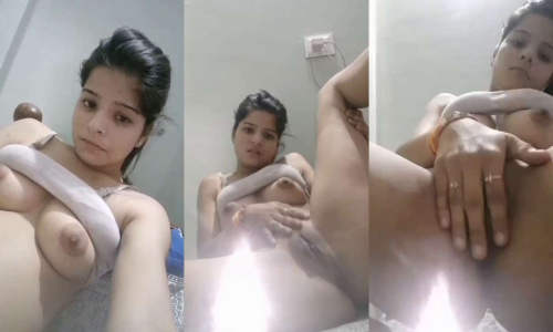 Hot Girl Masturbating