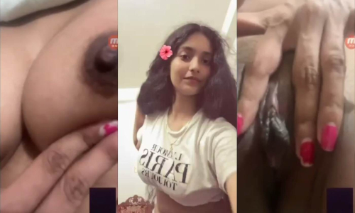 Beautiful Sexy Gf Showing