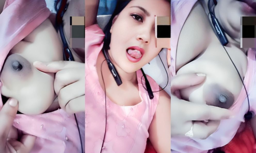 Desi Sapna Bhabhi Playing with Boobs Teasing on Vc